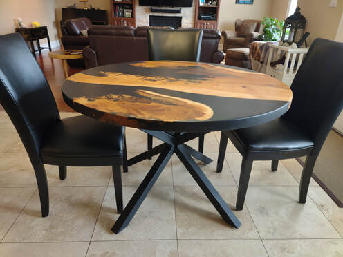 Reclaimed wood and steel dining table Kitchener Waterloo, Cambridge, Guelph, Toronto Ontario, epoxy table kitchener